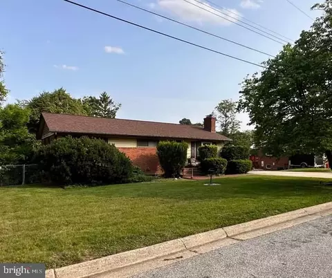 2107 Border Dr, Fort Washington, MD 20744