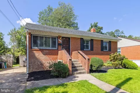 120 68th Pl, Capitol Heights, MD 20743