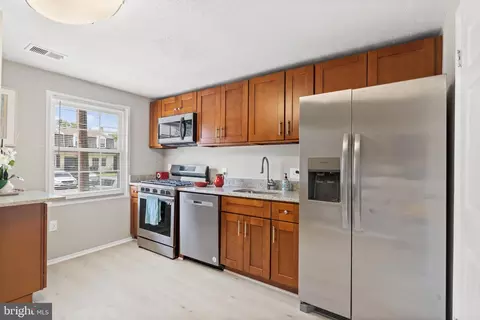 1935 Dutch Village Dr #I-247, Hyattsville, MD 20785