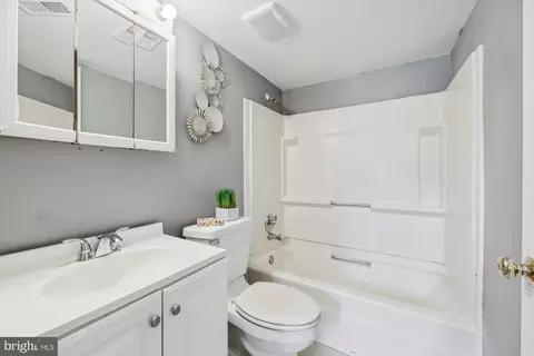 9936 Grant St, Lanham, MD 20706 photo 24