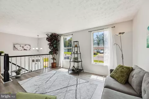 9936 Grant St, Lanham, MD 20706 photo 8