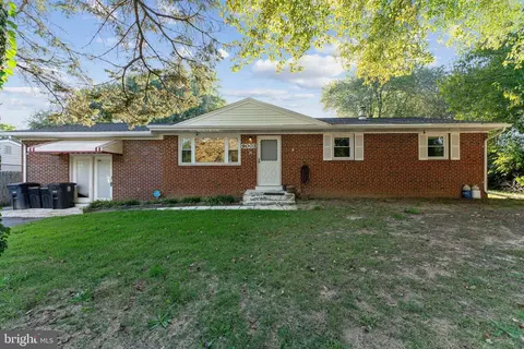 9003 Spring Acres Rd, Clinton, MD 20735