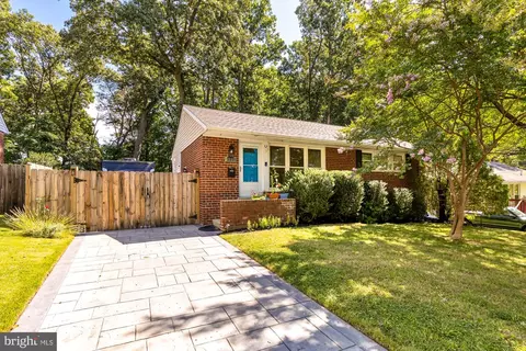 8312 Cathedral Ave, New Carrollton, MD 20784