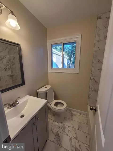 Bath - 1016 8th St, Laurel, MD 20707 photo 3 of 6