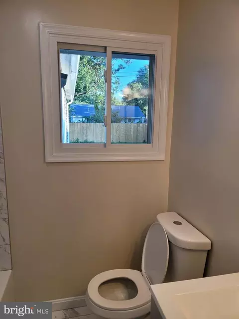 Bath - 1016 8th St, Laurel, MD 20707 photo 6 of 6