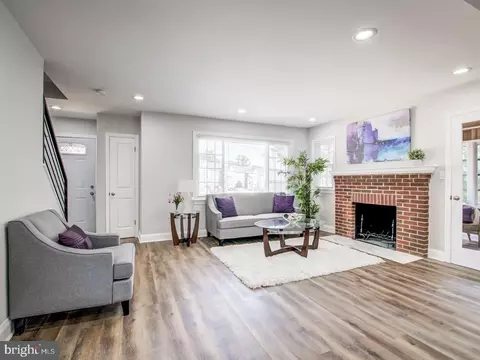 914 Phillip Powers Dr, Laurel, MD 20707 photo 2