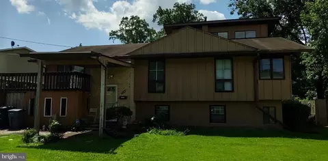9205 Gary Ln, Glenarden, MD 20774
