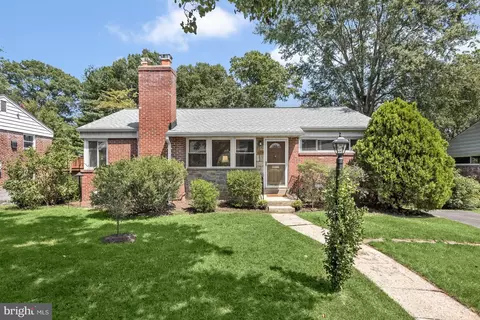 6805 40th Ave, University Park, MD 20782