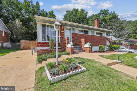 6417 Country Club Ct, Hyattsville, MD 20785