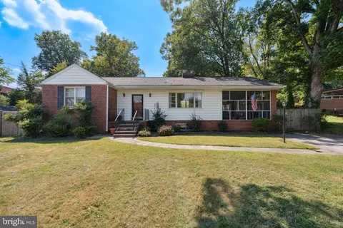 29 Arthur Dr E, Fort Washington, MD 20744