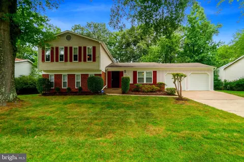 8921 Bluffwood Ln, Fort Washington, MD 20744