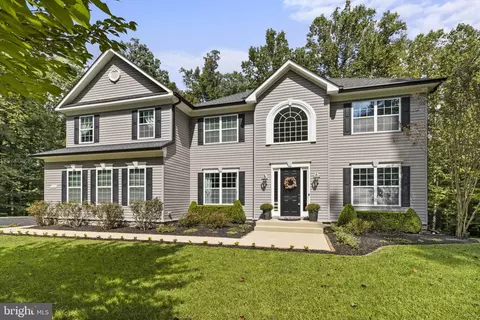8209 Hollow Tree Ln, Marlboro, MD 20772