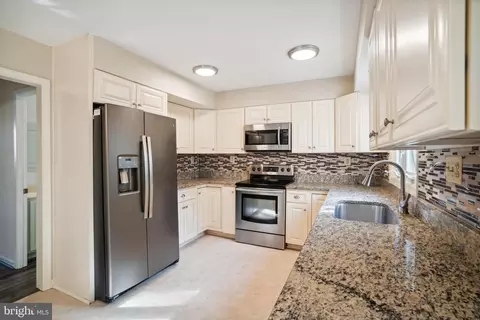 12604 Silverbirch Ln, Laurel, MD 20708 photo 13