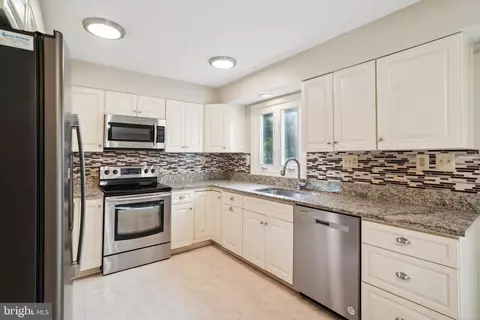 12604 Silverbirch Ln, Laurel, MD 20708 photo 12