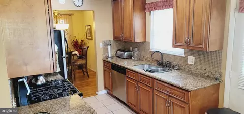 8903 Crandall Rd, Lanham, MD 20706 photo 6