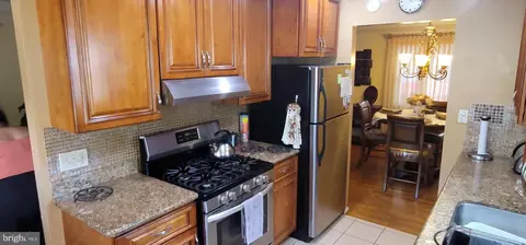 8903 Crandall Rd, Lanham, MD 20706 photo 5