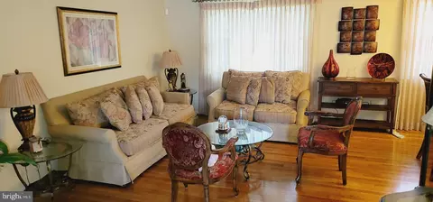 8903 Crandall Rd, Lanham, MD 20706 photo 2
