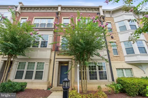 502 Rampart Way, Oxon Hill, MD 20745