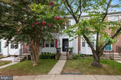 9806 Royal Commerce Pl, Upper Marlboro, MD 20774