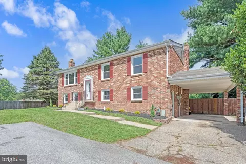 11804 Birchview Ct, Clinton, MD 20735