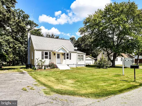 8006 Prince Georges Dr, Fort Washington, MD 20744