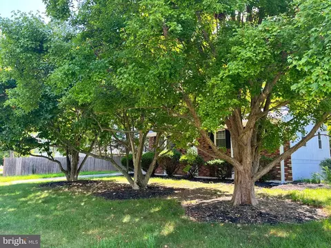 9504 Pryde Dr, Clinton, MD 20735 photo 4
