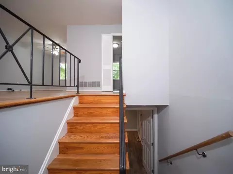 9504 Pryde Dr, Clinton, MD 20735 photo 3