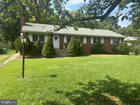 5801 Huntland Rd, Temple Hills, MD 20748