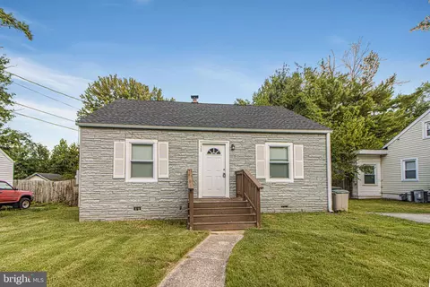 129 N Huron Dr, Oxon Hill, MD 20745