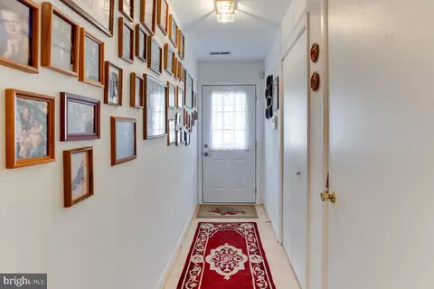 9276 Cherry Ln #87, Laurel, MD 20708 photo 2