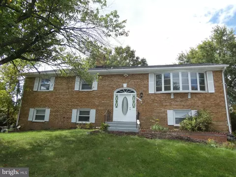12815 Whiteholm Dr, Marlboro, MD 20774
