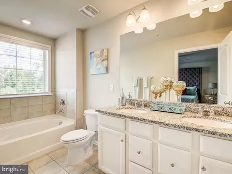 9416 Geaton Park Pl, Lanham, MD 20706 photo 39