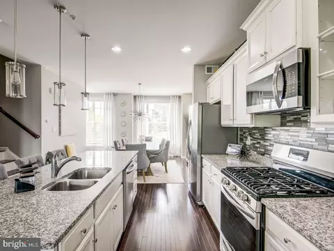 9416 Geaton Park Pl, Lanham, MD 20706 photo 17