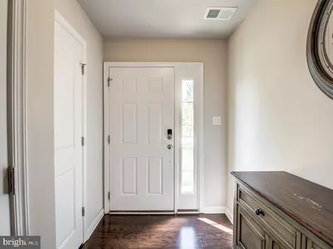 9416 Geaton Park Pl, Lanham, MD 20706 photo 2