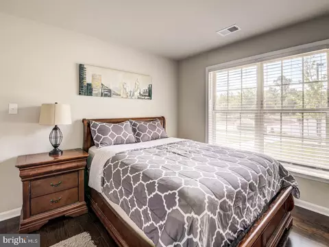 9416 Geaton Park Pl, Lanham, MD 20706 photo 5