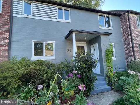 2 Westway #J, Greenbelt, MD 20770