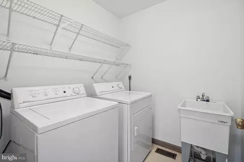 12114 Apache Tears Cir, Laurel, MD 20708 photo 9