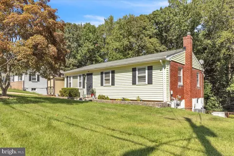 9006 Anna Dr, Clinton, MD 20735