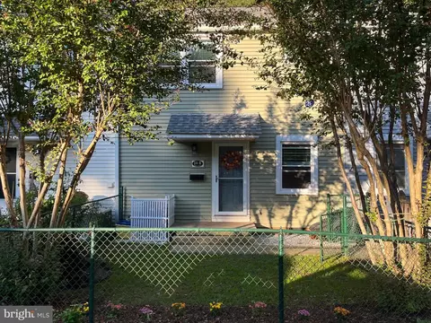 10 Plateau Pl #R, Greenbelt, MD 20770