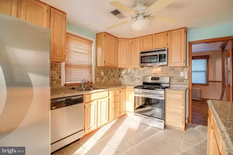 6903 97th Pl, Lanham, MD 20706 photo 10