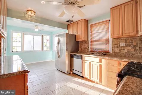 6903 97th Pl, Lanham, MD 20706 photo 7