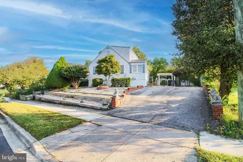 6903 97th Pl, Lanham, MD 20706 photo 2
