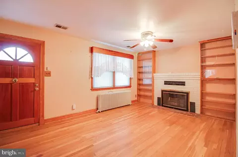 6903 97th Pl, Lanham, MD 20706 photo 3