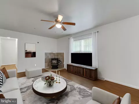 10100 Annapolis Rd, Lanham, MD 20706 photo 3