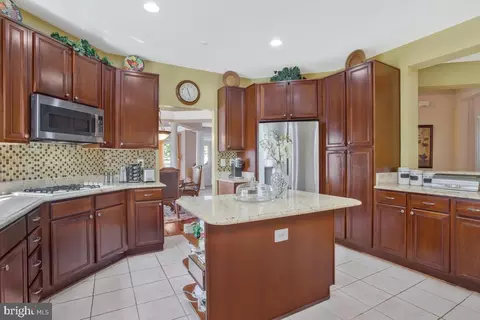 7407 Heartleaf Cir, Laurel, MD 20707 photo 13
