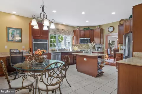 7407 Heartleaf Cir, Laurel, MD 20707 photo 12