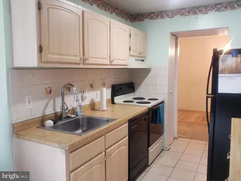 7820 Hanover Pkwy #409, Greenbelt, MD 20770