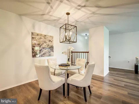 7826 Hanover Pkwy #201, Greenbelt, MD 20770