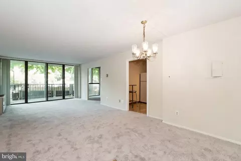 6100 Westchester Park Dr #L-2, College Park, MD 20740