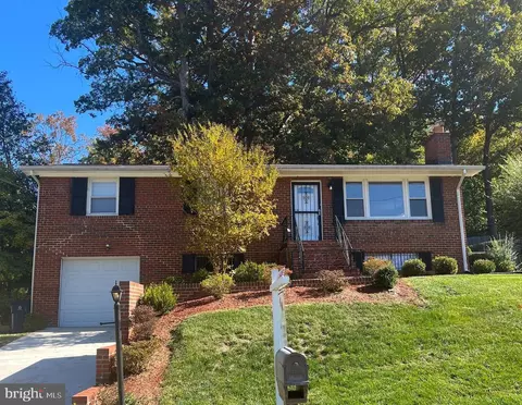 9104 Pinehurst Dr, Fort Washington, MD 20744